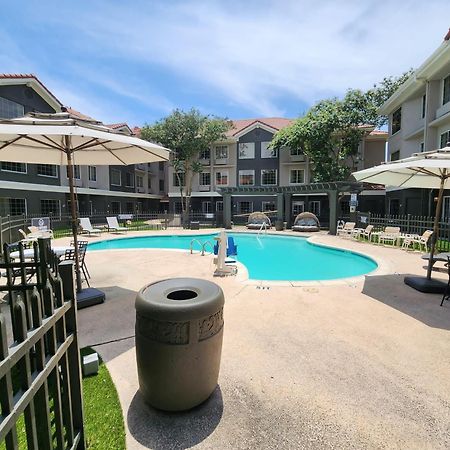 La Quinta By Wyndham Dallas - Addison Galleria Eksteriør bilde