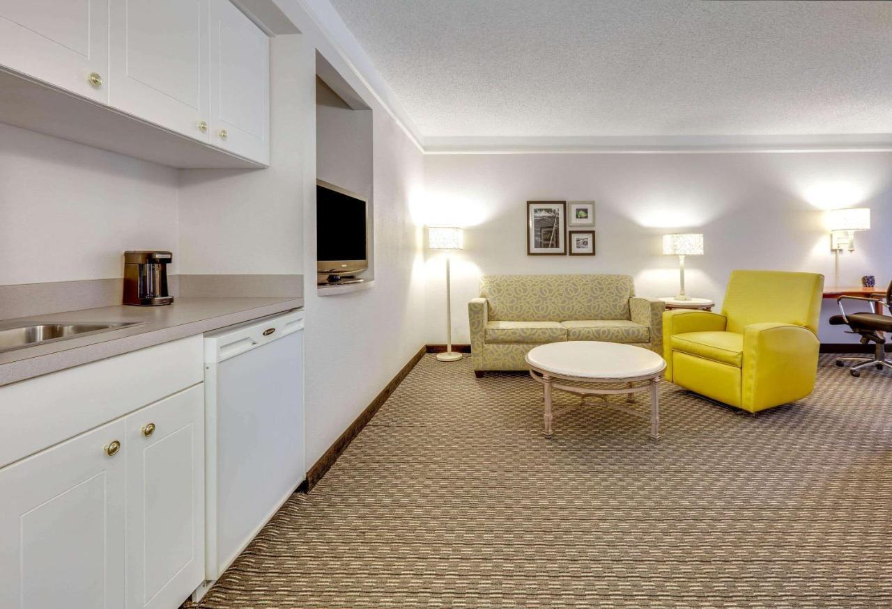 La Quinta By Wyndham Dallas - Addison Galleria Eksteriør bilde