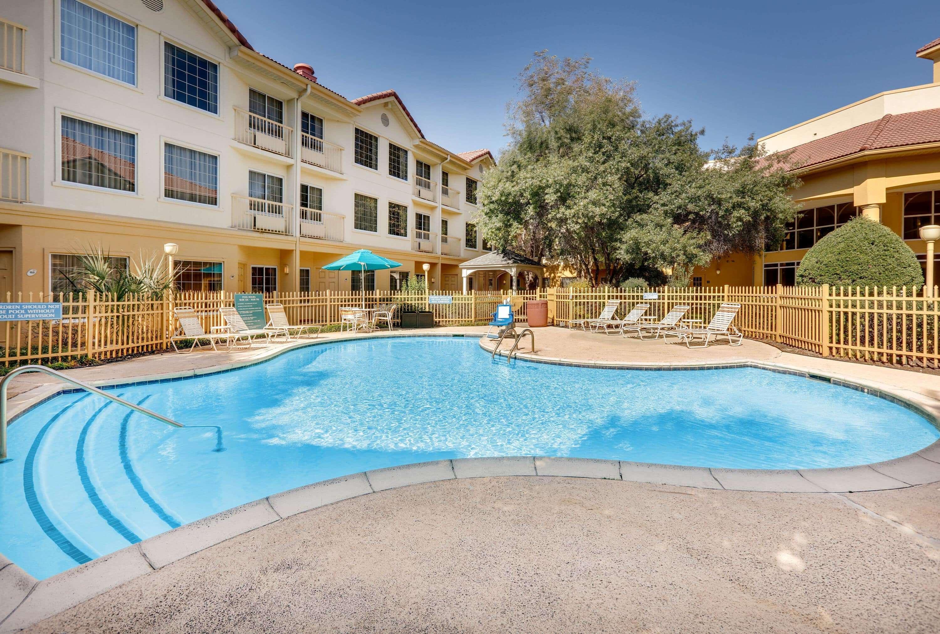La Quinta By Wyndham Dallas - Addison Galleria Eksteriør bilde