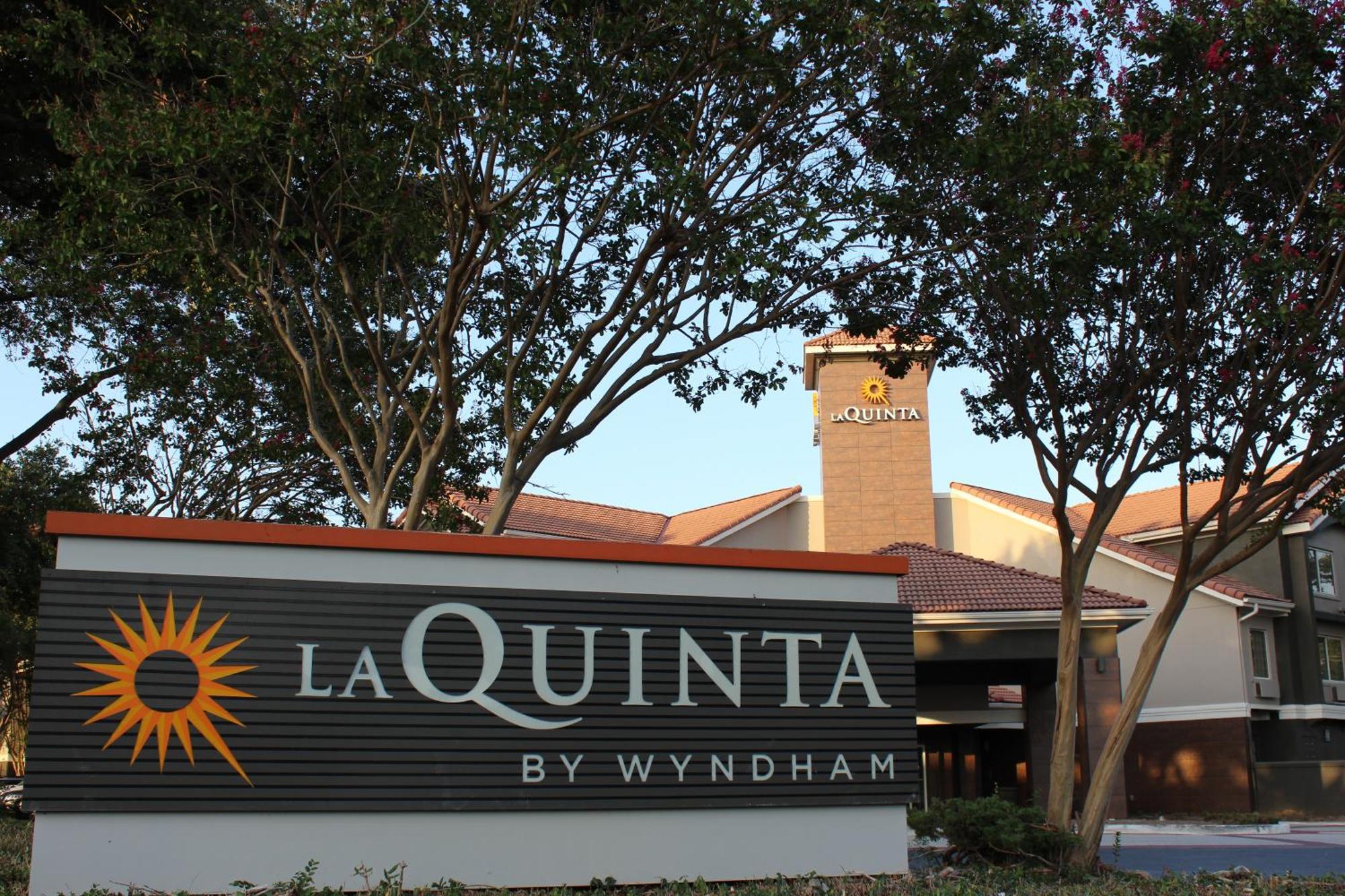 La Quinta By Wyndham Dallas - Addison Galleria Eksteriør bilde